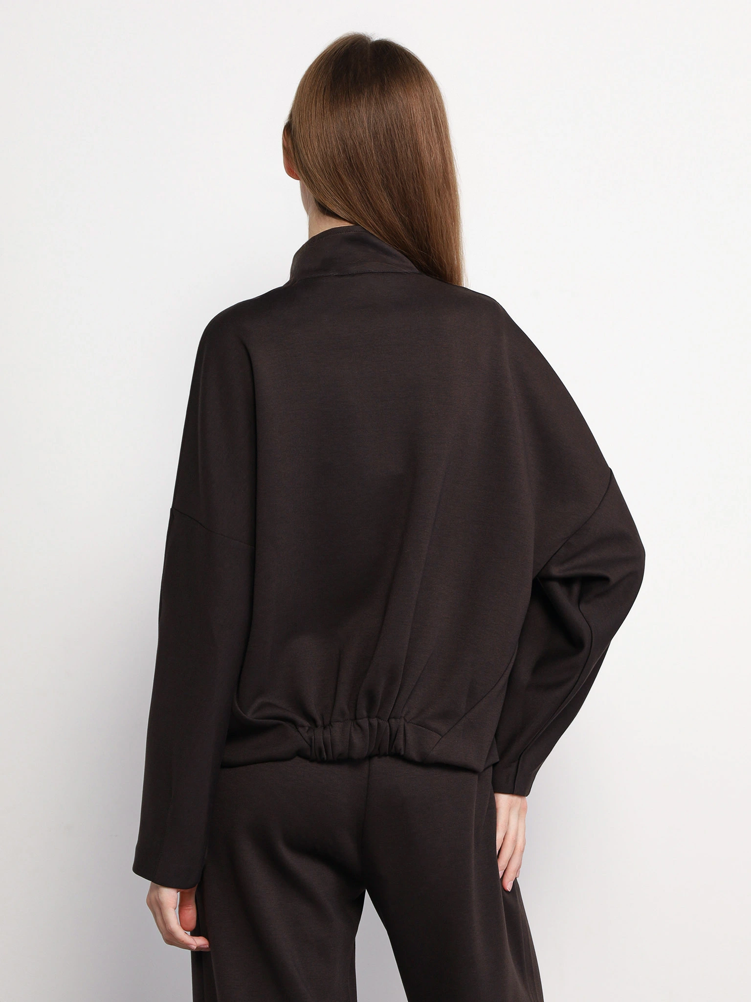 Куртка трикотажная темно-коричневого цвета